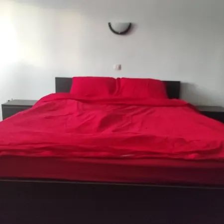 Spacious 2br Apt, 2 Min To Metro, Direct Airport Line Sofia