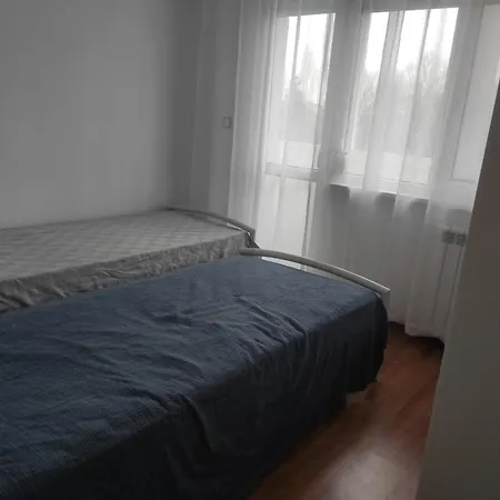 Spacious 2br Apt, 2 Min To Metro, Direct Airport Line * Sofia